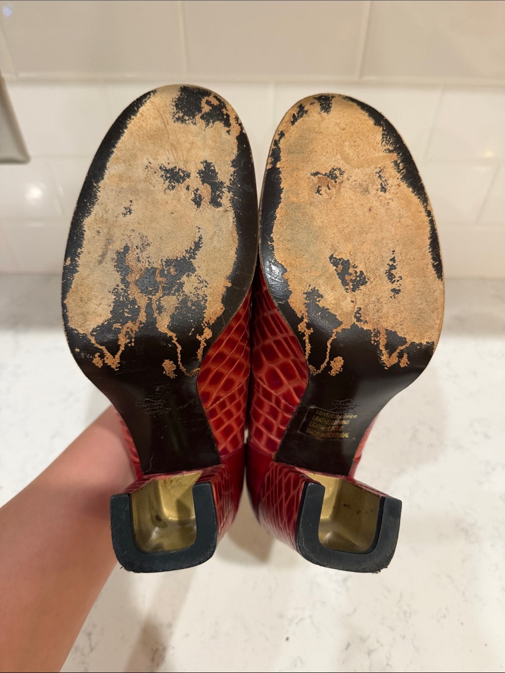 John Fluevog Red Croc-Embossed Block Heel Pumps size 8.5 - Picture 8 of 9
